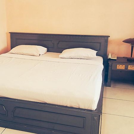 Hotel Wijaya Purwokerto Exterior photo
